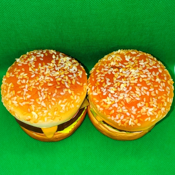 2PCS ARTIFICIAL BURGERS - Picture 3 of 3